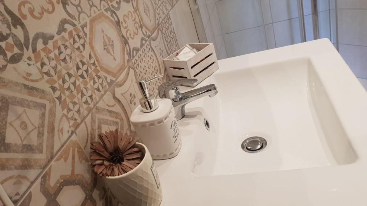 B&B Lumiere Roma Esterno foto